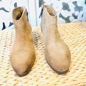 GUC Vince Camuto Cider Tan Chelsea Boots 6M
